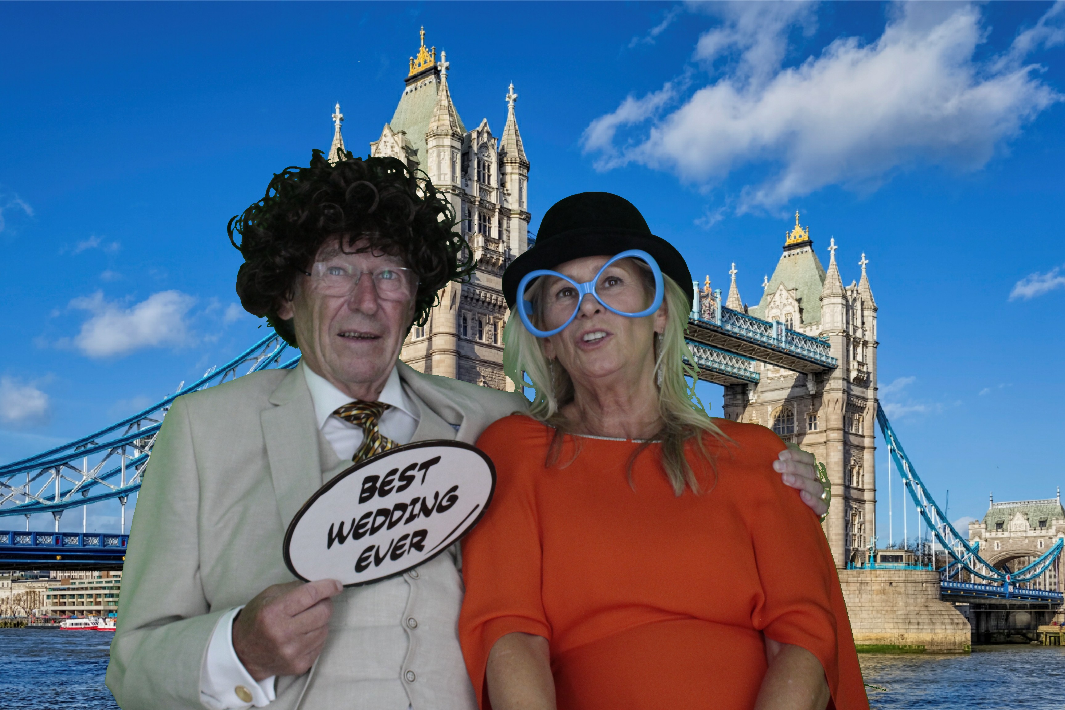 Mr & Mrs Bowles | View more photos from the event at gallery.myphotoboothexperience.co.uk/u/MyPhotoBoothExperienceLtd/Mr-Mrs-Bowles
